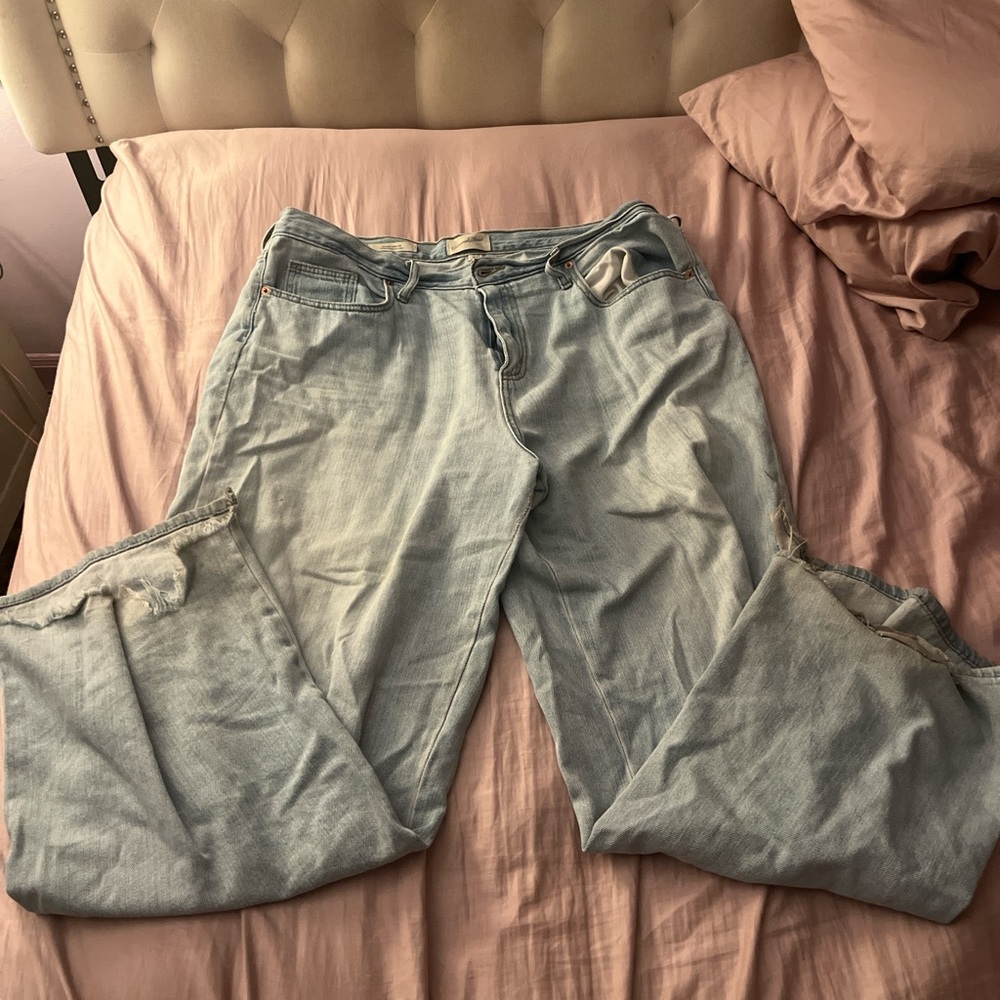 Universal Thread Light Blue Denim Jeans